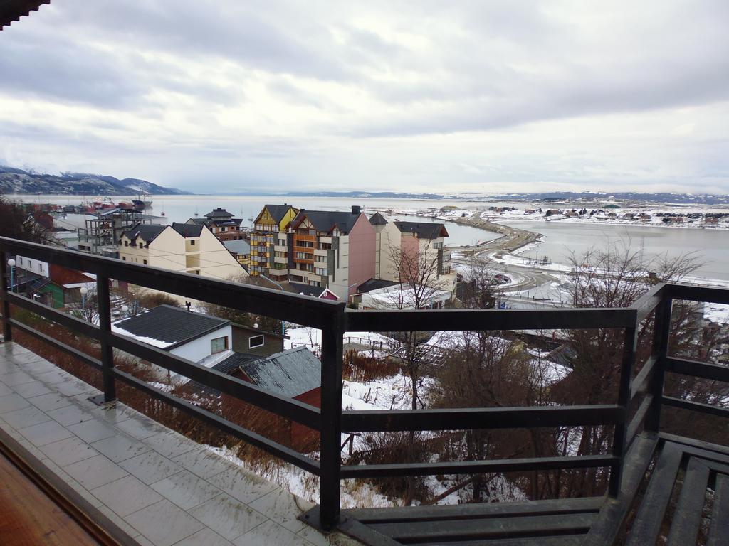 Hosteria Residencia Linares Ushuaia Esterno foto
