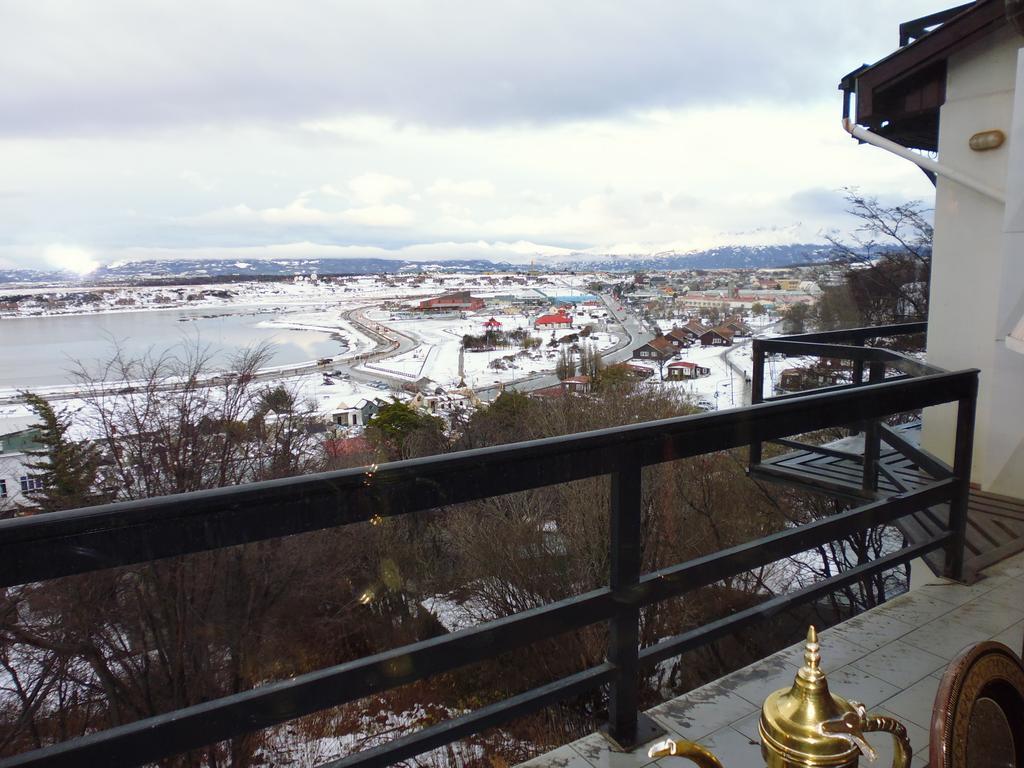 Hosteria Residencia Linares Ushuaia Esterno foto