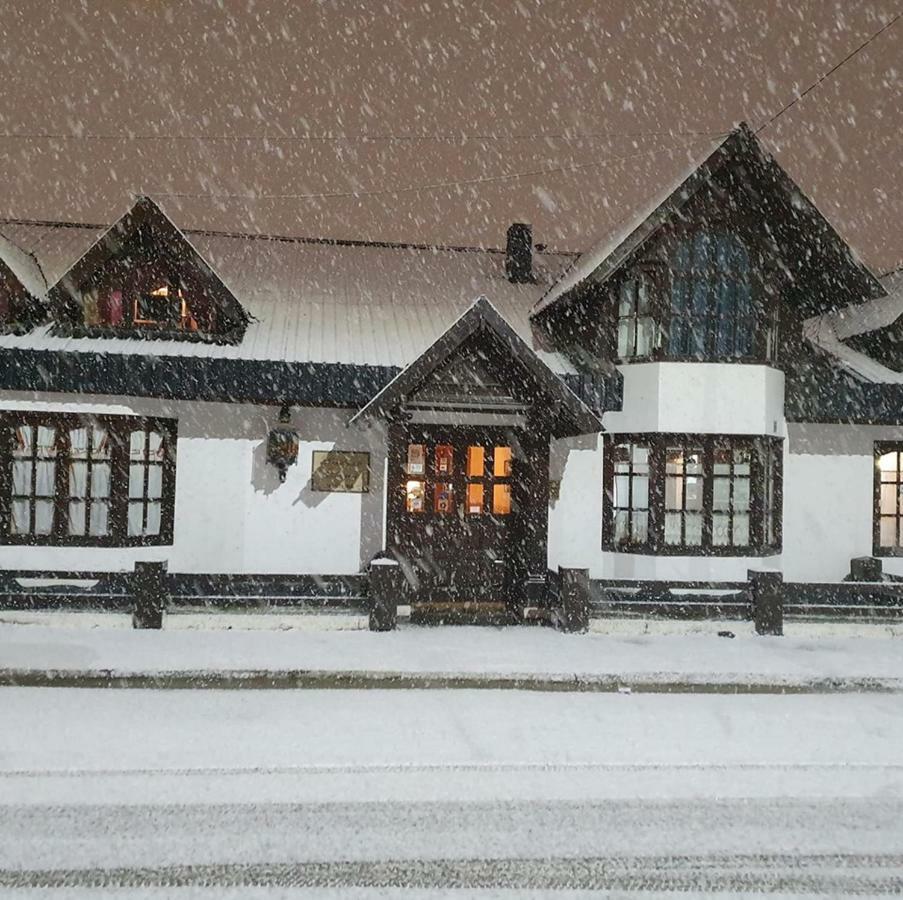 Hosteria Residencia Linares Ushuaia Esterno foto