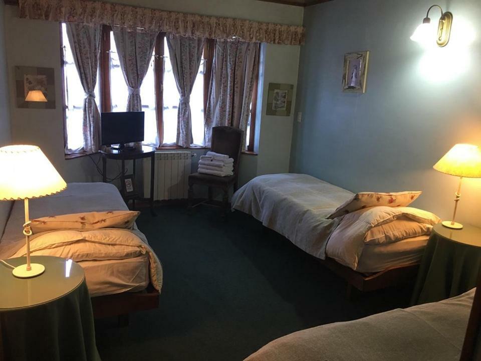 Hosteria Residencia Linares Ushuaia Esterno foto