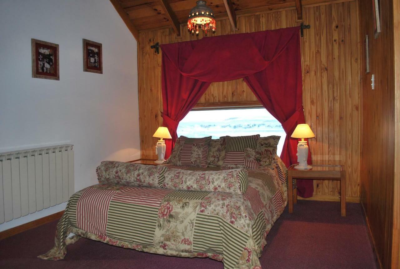Hosteria Residencia Linares Ushuaia Esterno foto